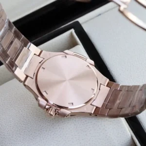 Patek Philippe Nautilus 7010 cs_1 Patek Philippe Nautilus 7010