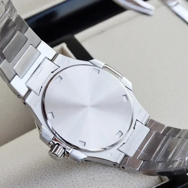 Patek Philippe Nautilus 7010