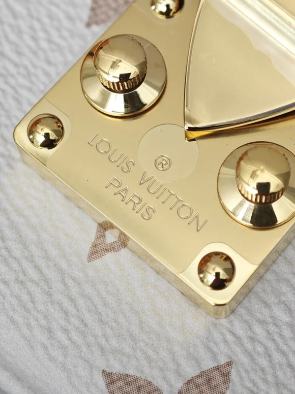 Louis Vuitton Pochette Métis East West (M46914)