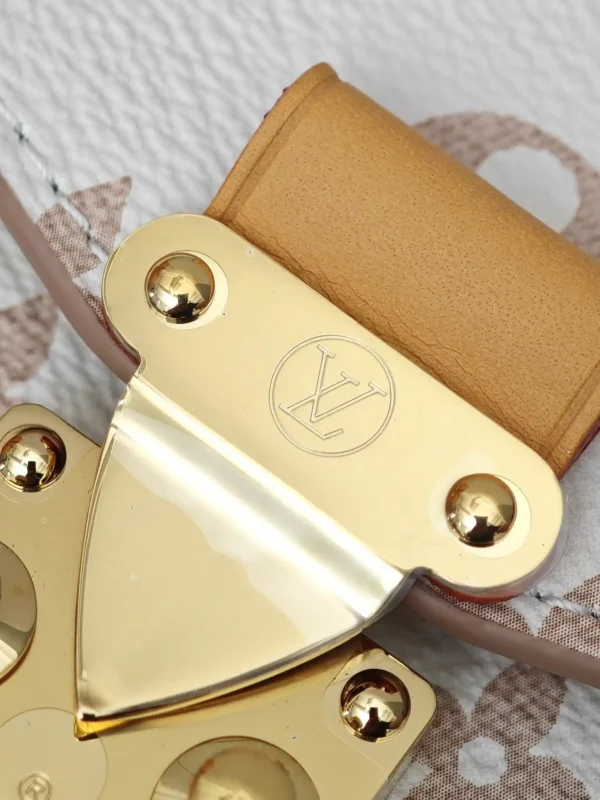 Louis Vuitton Pochette Métis East West (M46914)