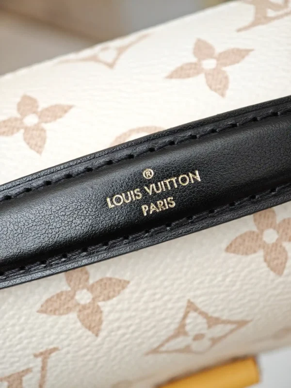 Louis Vuitton Pochette Métis East West (M46914)