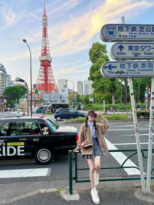 Louis Vuitton Nano Alma Handbag (M82717)