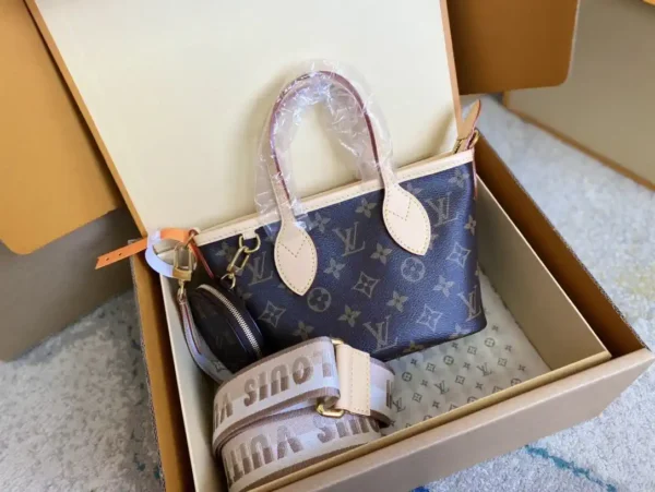 Louis Vuitton Neverfull BB (M46705)
