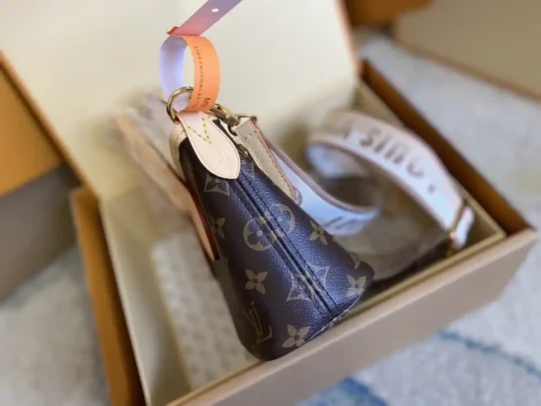 Louis Vuitton Neverfull BB (M46705)