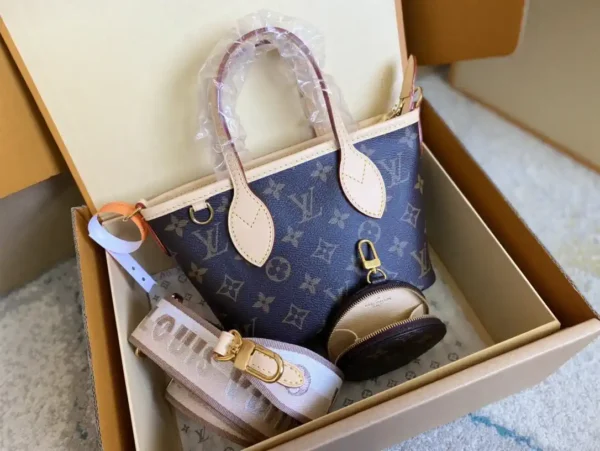 Louis Vuitton Neverfull BB (M46705)