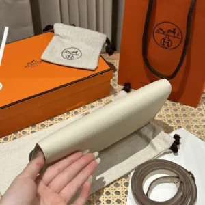 Hermès Constance To Go