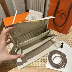 Hermès Constance To Go