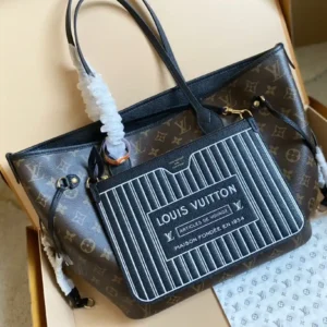 Louis Vuitton Neverfull Inside Out (M11946 & M12061)