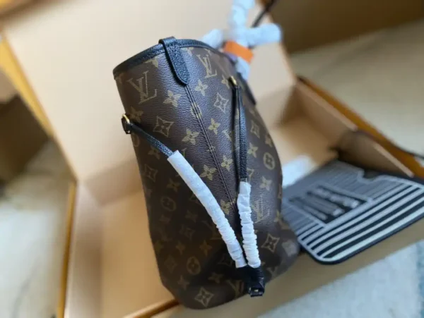 Louis Vuitton Neverfull Inside Out (M11946 & M12061)