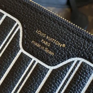 Louis Vuitton Neverfull Inside Out (M11946 & M12061)