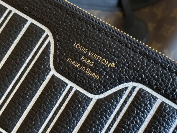 Louis Vuitton Neverfull Inside Out (M11946 & M12061)