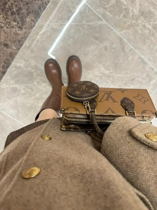 Louis Vuitton Special Edition M46653