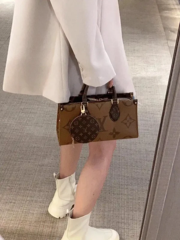 Louis Vuitton Special Edition M46653