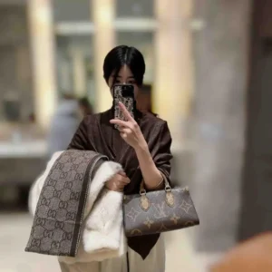 Louis Vuitton Special Edition M46653