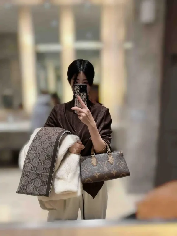 Louis Vuitton Special Edition M46653