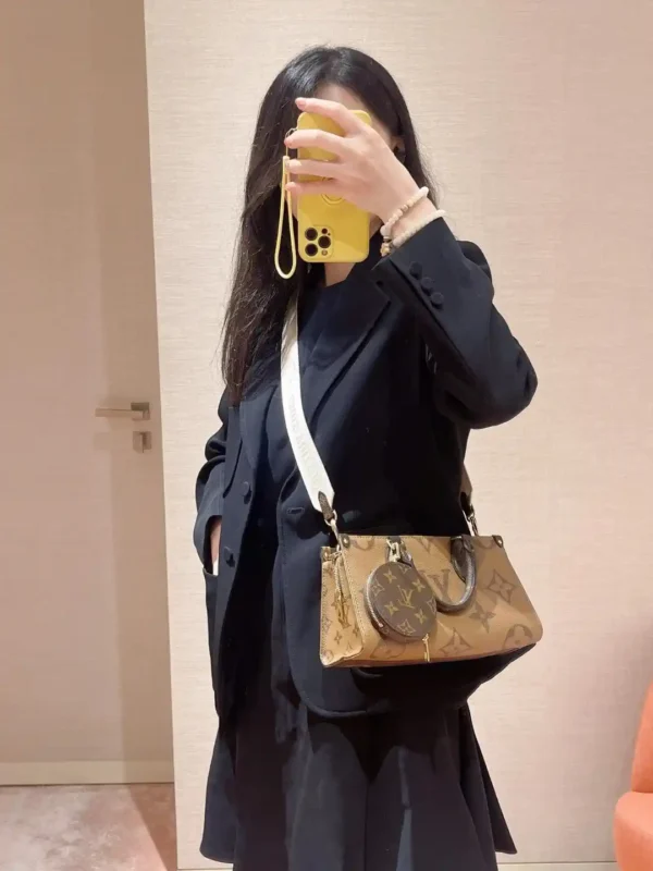 Louis Vuitton Special Edition M46653