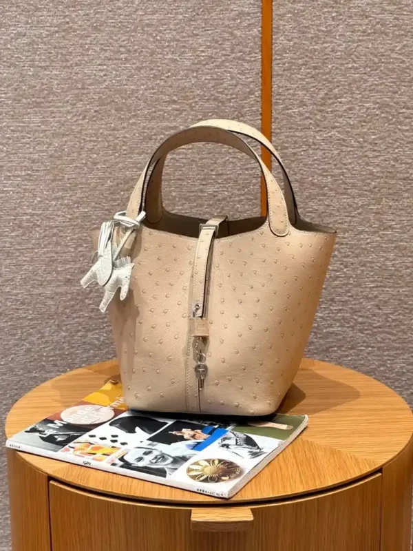 Hermès Picotin Lock 22cm